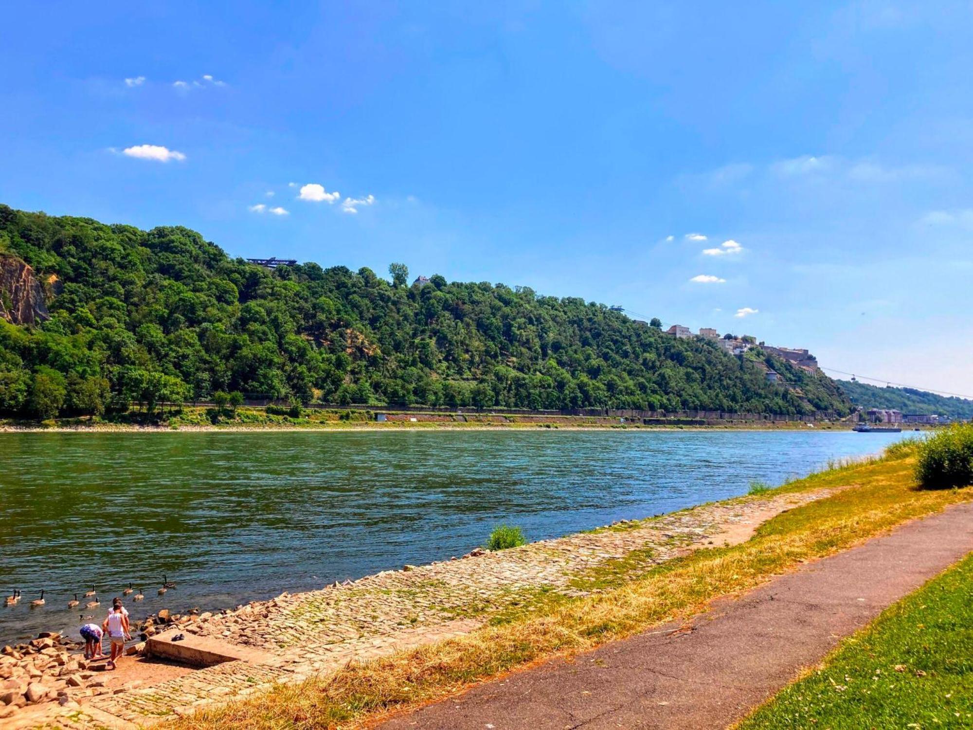 Gemuetliche Rheinblick Residenz Apartment Koblenz  Bagian luar foto